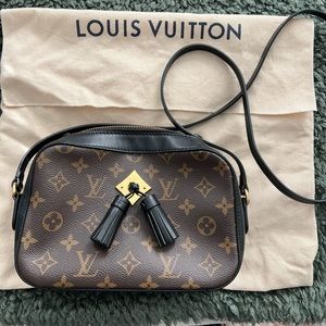 Authentic Louis Vuitton Saintonge Bag: New!!